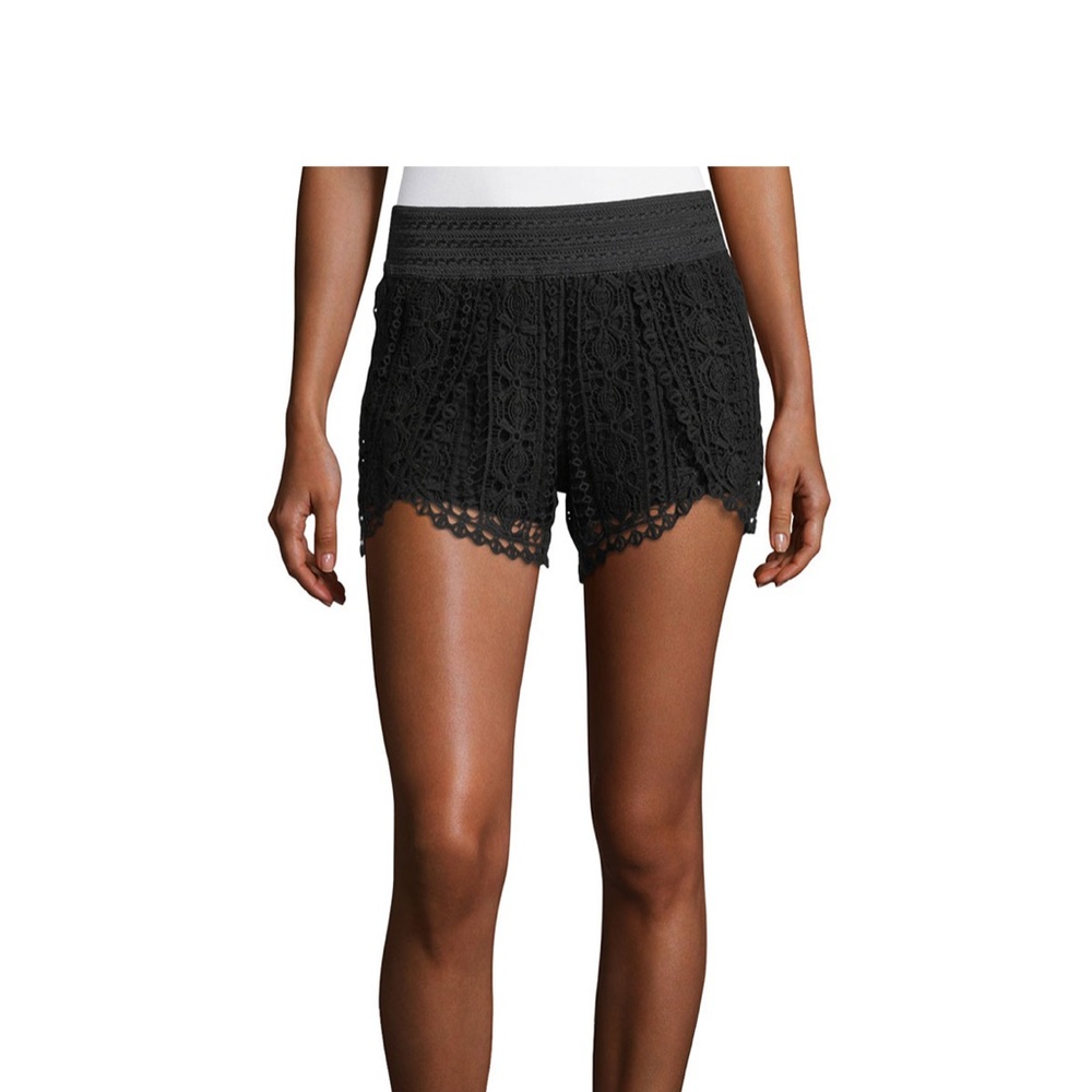 Chelsea and Theodore Pull On Lace Shorts. Woman’s M. Black